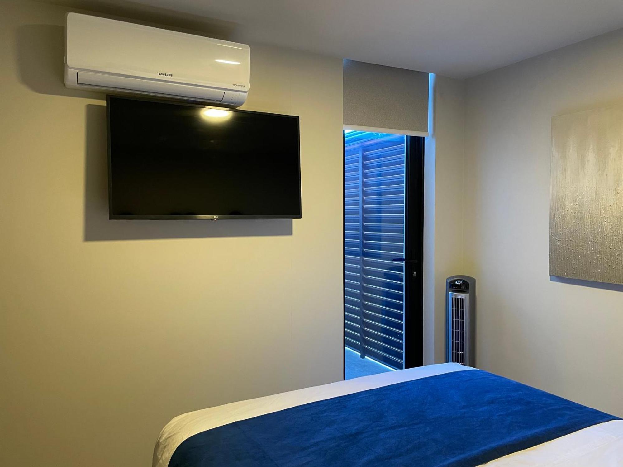 Cozy Apartment With Terrace, Sj Cosmopolitan Tower #402 San Jose  Exterior photo
