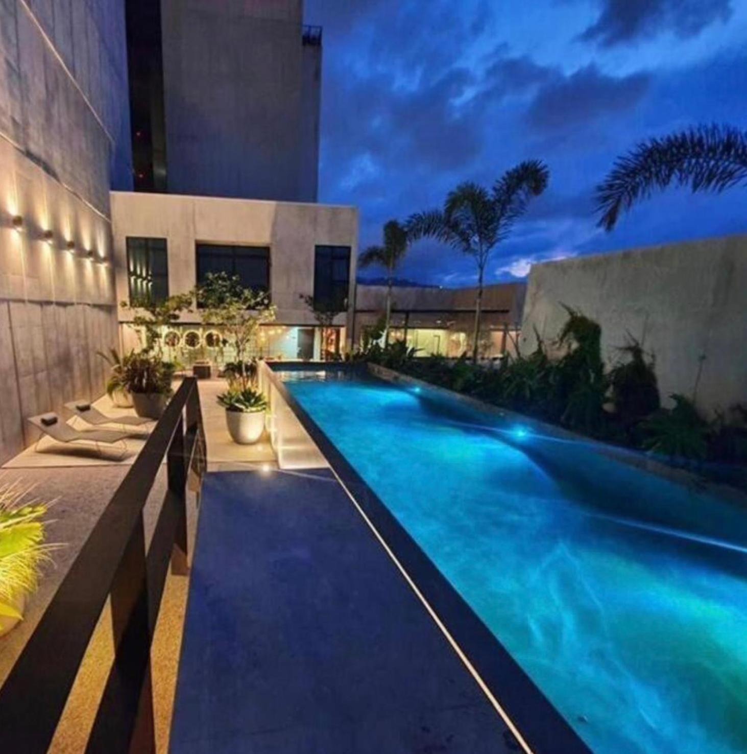 Cozy Apartment With Terrace, Sj Cosmopolitan Tower #402 San Jose  Exterior photo