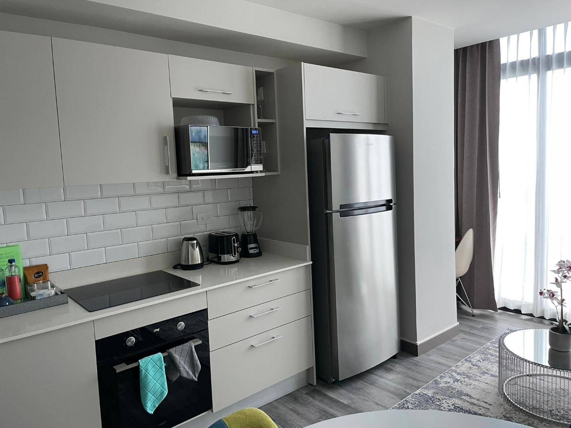 Cozy Apartment With Terrace, Sj Cosmopolitan Tower #402 San Jose  Exterior photo